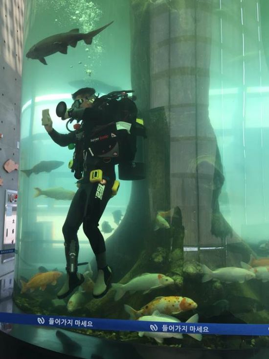 대형수조 청소.jpg